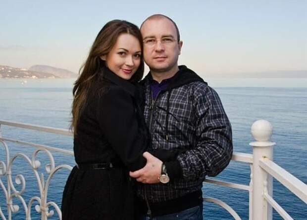 С женщинами лучше не спорить: министр по туризму Крыма проиграл жене шубу