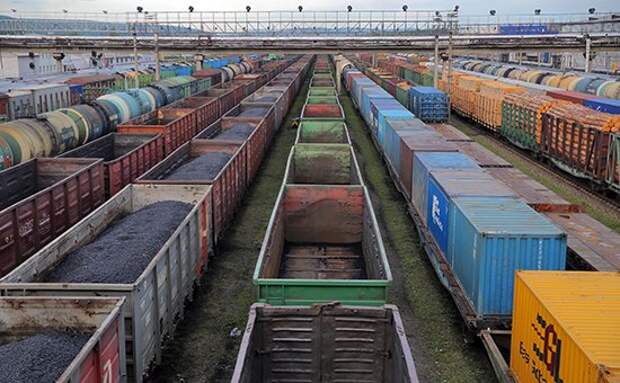 Россия резко сократила грузовые перевозки в латвийские порты