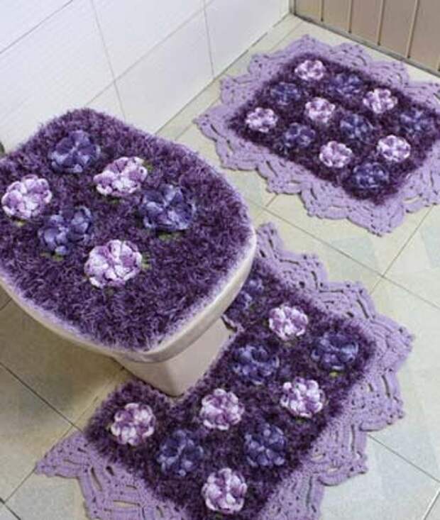 сиреневый комплект вязаных ковриков для ванной комнаты
