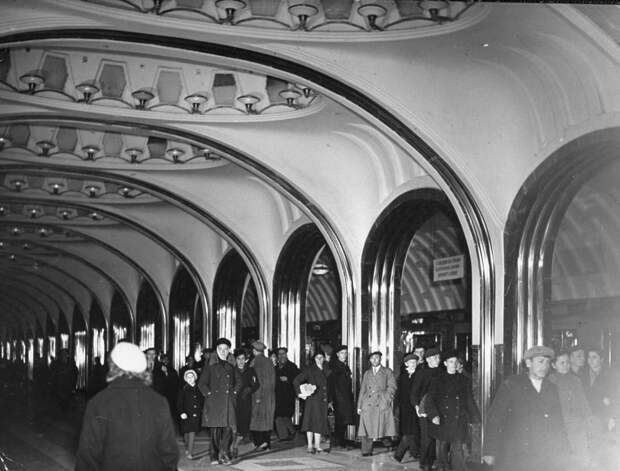 37Метро. Станция Маяковская. 37Метро. Станция Маяковская.