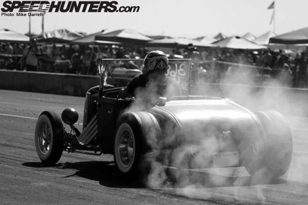Hot-rod гонки на заброшенном аэродроме в Калифорнии (60 фото)