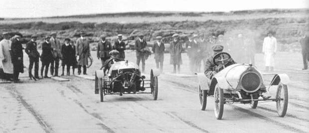 Подборка фотографий автогонок прошлого века (154 фото)