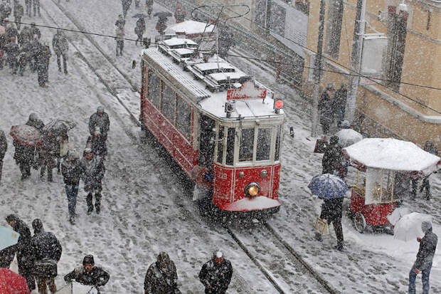 Снегопад в центре Стамбула, 17 февраля 2015. Instagram, рейтер, фотографии