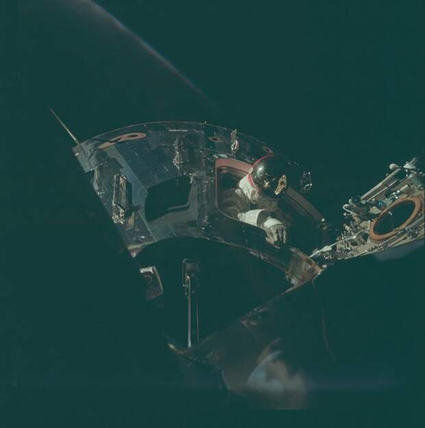 Редкие фотографии Луны от NASA