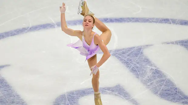 Академия Плющенко поддержала Трусову после провала в короткой программе на ЧМ