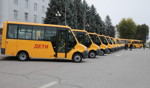 Школы Кабардино-Балкарии получили 30 новых автобусов
