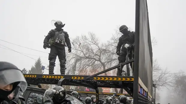 В старой резиденции президента Казахстана в Алма-Ате начался пожар