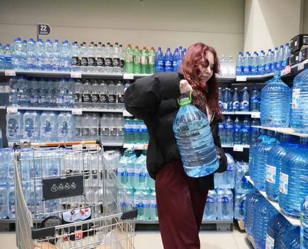 Роспотребнадзор взял на контроль цены на питьевую воду в Дагестане