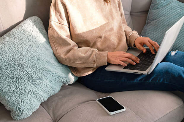 KP.RU: 48% россиян признались, что не смогли бы отказаться от гаджетов на день