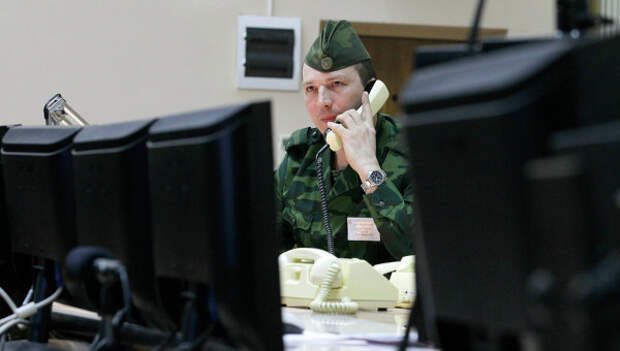 Работа командного пункта Системы предупреждения о ракетном нападении Космических войск России. Архивное фото