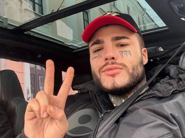 Смерть матери, сексоголизм, наркомания. Что привело Рому Желудя на шоу «Звезды под капельницей»