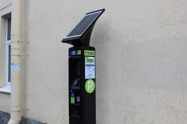 Власти Петербурга не планируют расширять платные парковки в 2026 году