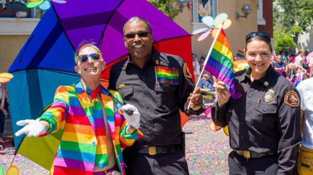 fire-lgbt0.jpg fire-lgbt0.jpg