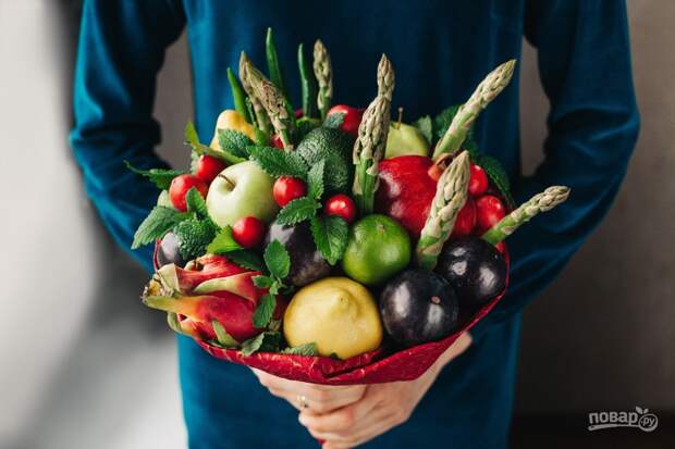Съедобный букет из овощей и фруктов