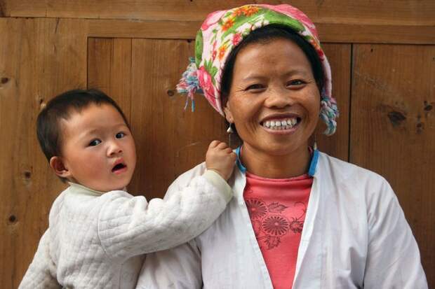Янъянг, Китай, 2007 мамы, материнская любовь, мать и дитя, путешествия, трогательно, фото, фотомир, фотоочерки