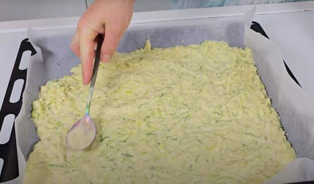 Обычный кабачок превратился в короля закусок! Необычный рецепт – просто, вкусно и бесподобно: готовьте, пока сезон