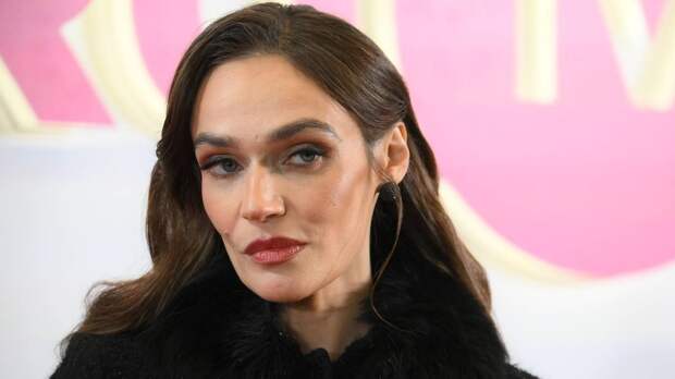 Алена Водонаева отреставрировала семейную реликвию