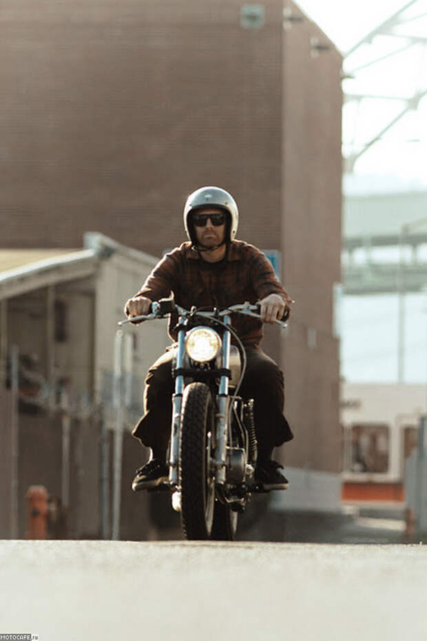 Holiday Customs Suzuki GN400