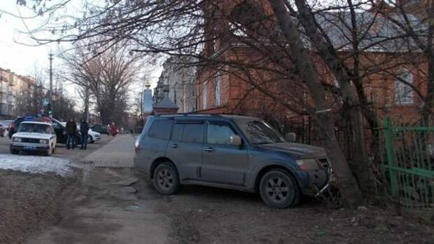 Около 27. Митсубиси Паджеро авария в Туле 2017. В Туле украли Паджеро спорт.