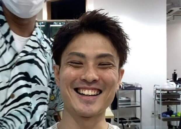 Японский парикмахер дарит клиентам новую жизнь