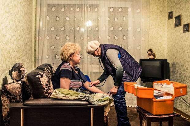 Будни работников Скорой помощи: на смену как на войну Будни работников Скорой помощи: на смену как на войну Российское здравоохранение, подвиг