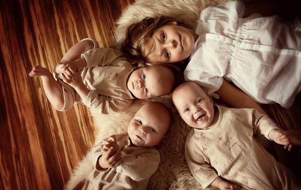 Малыши в фотографиях Елены Карнеевой