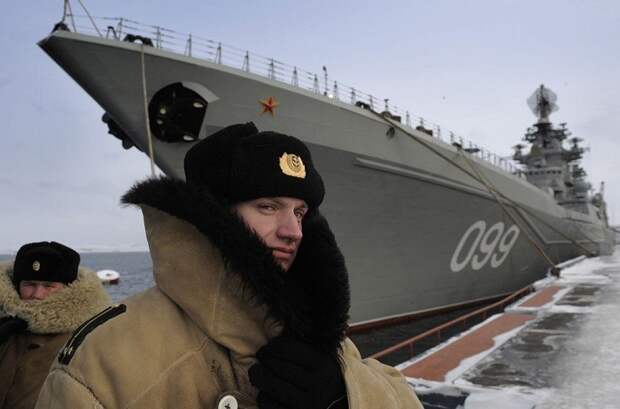 Шапка-ушанка - неотъемлемая часть обмундирования российского военно-морского флота.