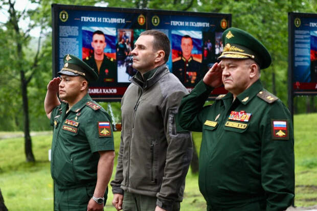 Временно исполняющий обязанности губернатора Хабаровского края посетил Князь-Волконский военный гарнизон