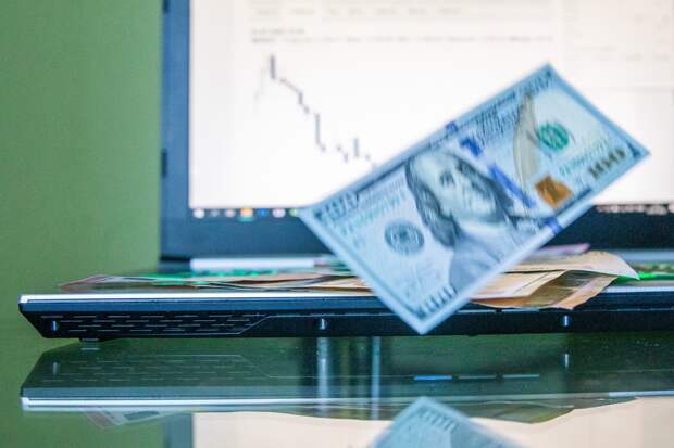 Минфин сократит в июне ежедневные покупки валюты до 3,7 млрд рублей