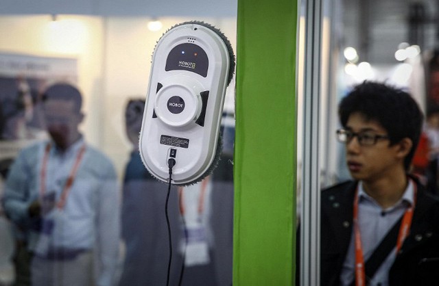 Робот-уборщик от компании Hobot.