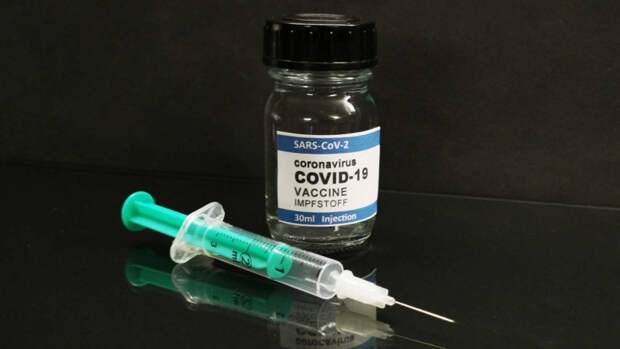 Иммунолог Болибок предупредил о влиянии омикрон-штамма на сосуды у непривитых