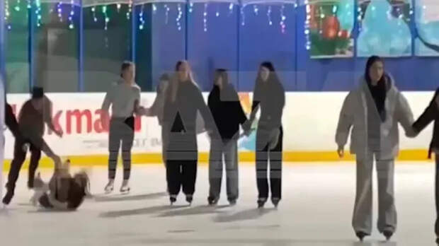 Переехал коньком: 23-летняя девушка получила тяжелые травмы на катке