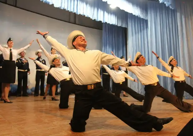 Ансамбль пляски тихоокеанский. Худ рук ансамбль тоф. Ансамбль песни и пляски тихоокеанского. Ансамбль тоф владивосток. Худ рук ансамбль тоф.