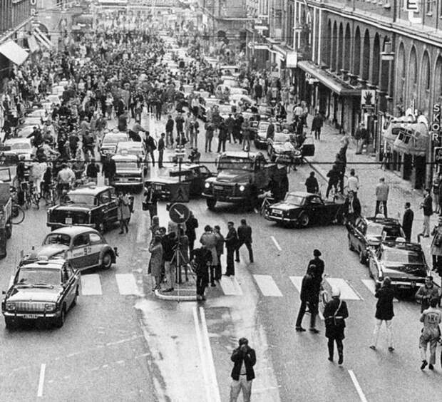 День, когда в Швеции вступил в силу закон о смене левостороннего движения на правостороннее, 1967 год. интересное, история, кадр, прошлое, фото