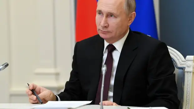 Путин внёс изменения в Стратегию развития Арктики