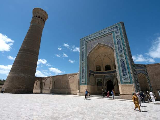Россияне начали раскупать весенние туры в Узбекистан