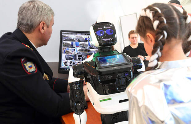 Комиссия Минниханова по ИИ, защита школ от террора и буллинга, 20-й РВФ: акценты недели