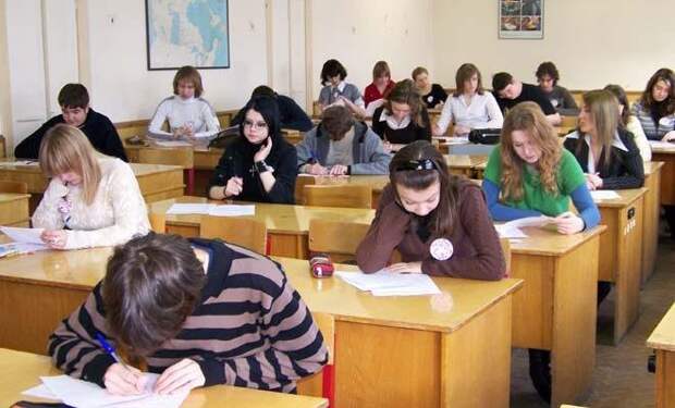 В школы ЛНР возвращаются русский язык и литература В школы ЛНР возвращаются русский язык и литература