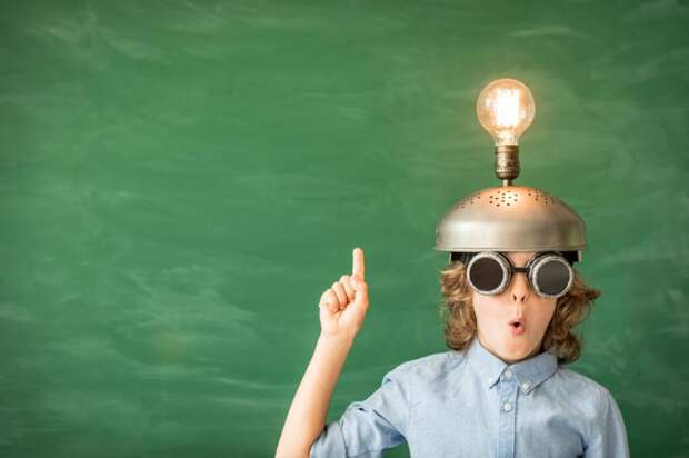 kid against blackboard with copy space Занимательная задачка, которая заставит серьезно подумать!Занимательная задачка, которая заставит серьезно подумать!