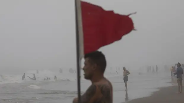 В Аргентине за сутки выявили более 102 тысяч случаев коронавируса