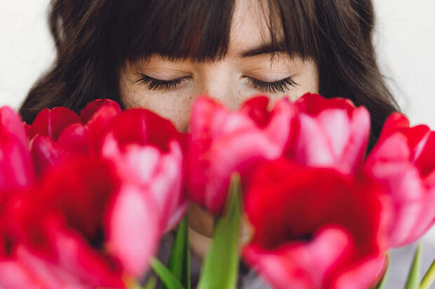 Более трети опрошенных мужчин потратят более 15 тыс. руб. на подарок к 8 Марта