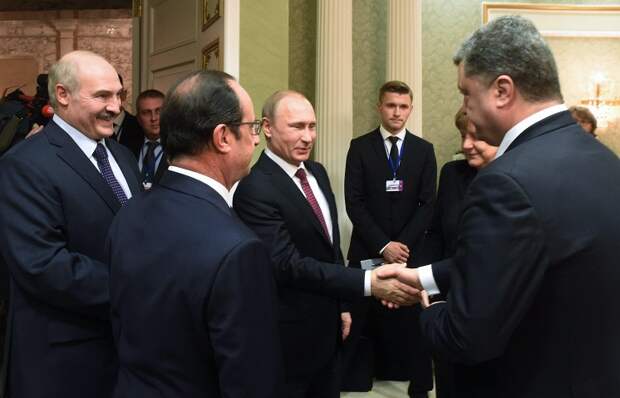 Президент Белоруссии Александр Лукашенко, президент Франции Франсуа Олланд, президент РФ Владимир Путин и президент Украины Петр Порошенко, 11 февраля 2015 года