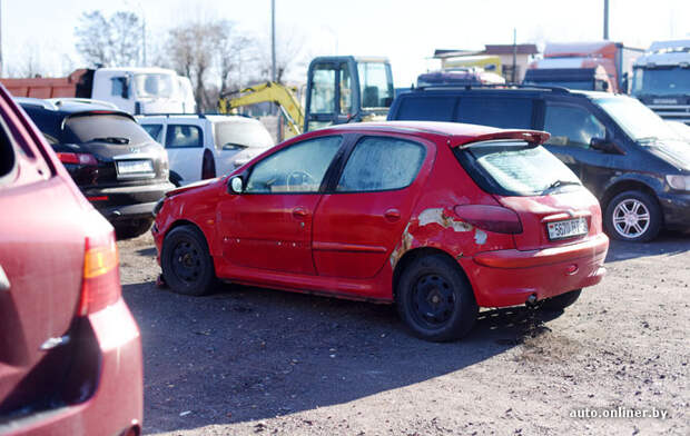 Приключения продолжились, когда машина приехала в Гомель. peugeot, авария, дтп