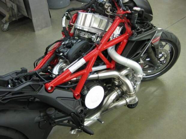 Ducati Diavel Turbo