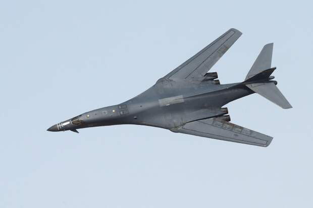 Американский сверхзвуковой стратегический бомбардировщик Rockwell International B-1 Lancer