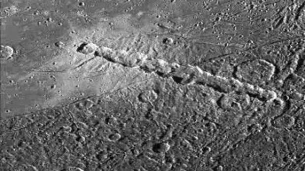 Не все лунные кратеры ударного происхождения. Новая гипотеза, объясняющая их одинаковую глубину и круглые формы