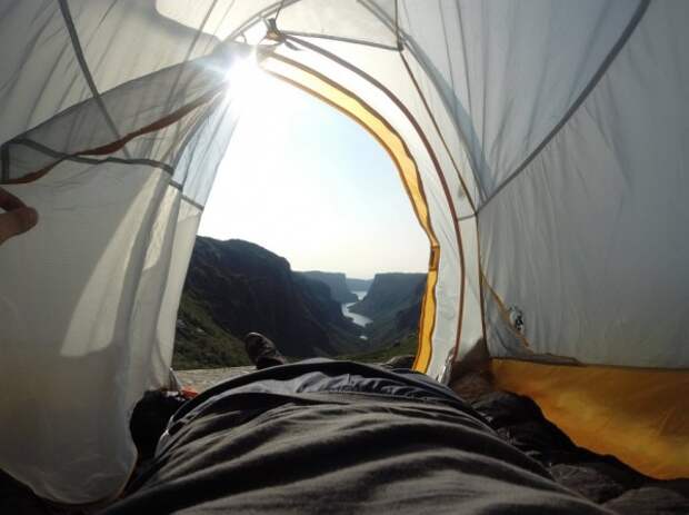 Шикарные утренние виды из палатки (21 фото)