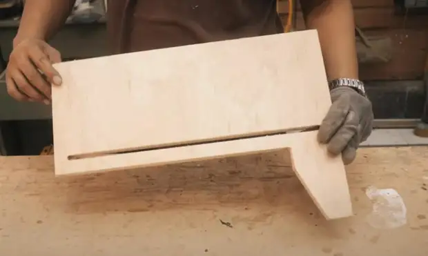 Удобная направляющая для ручной дисковой пилы