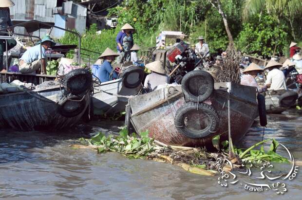 http://gecko-travel.com/wp-content/gallery/mekong-delta/vietnam-can-tho-floating-market5.jpg