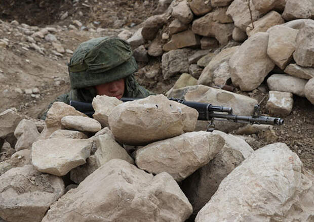 Российские военнослужащие в Таджикистане выполнили упражнения по метанию ручных гранат